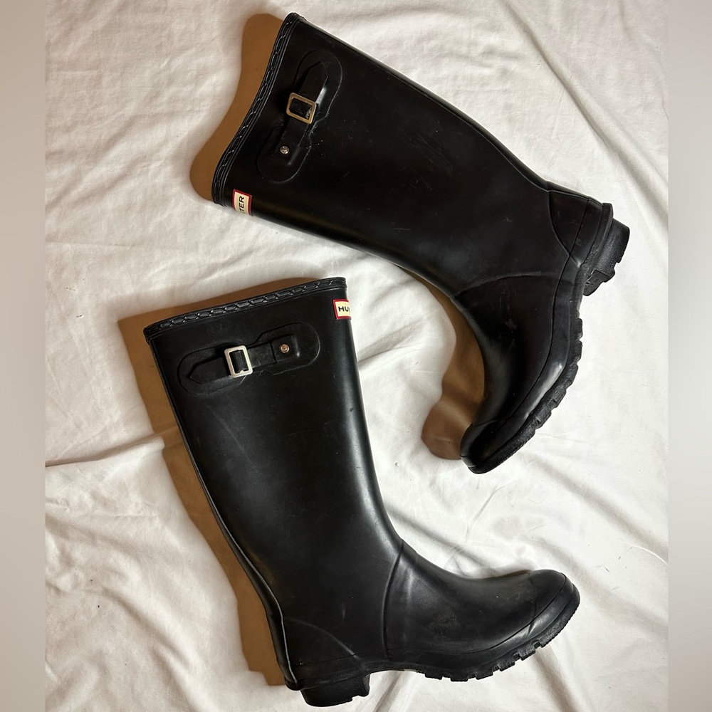 Hunter Rain Boots for the wide-calves homies out there.